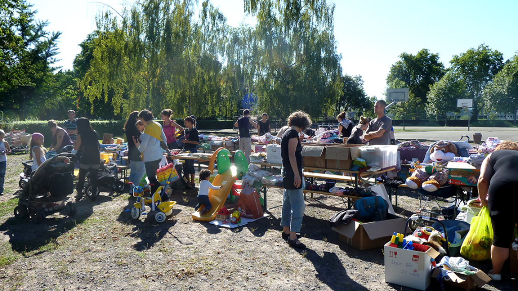 Familles_brocante_puericulture